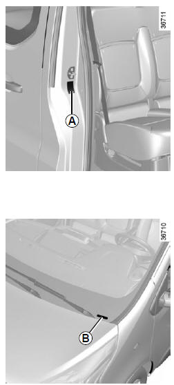 Renault Trafic. Plaque d'identification véhicule
