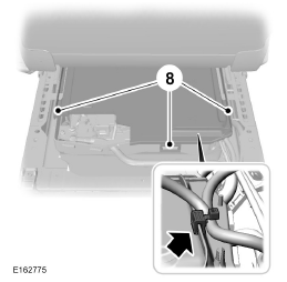 Ford Transit Custom. Remplacement de la batterie 12 v