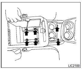 Nissan NV. Console centrale amovible