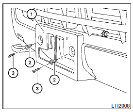 Nissan NV. Installation de la plaque d'immatriculation avant