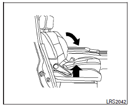 Nissan NV. Basculement du dossier du siege du passager avant